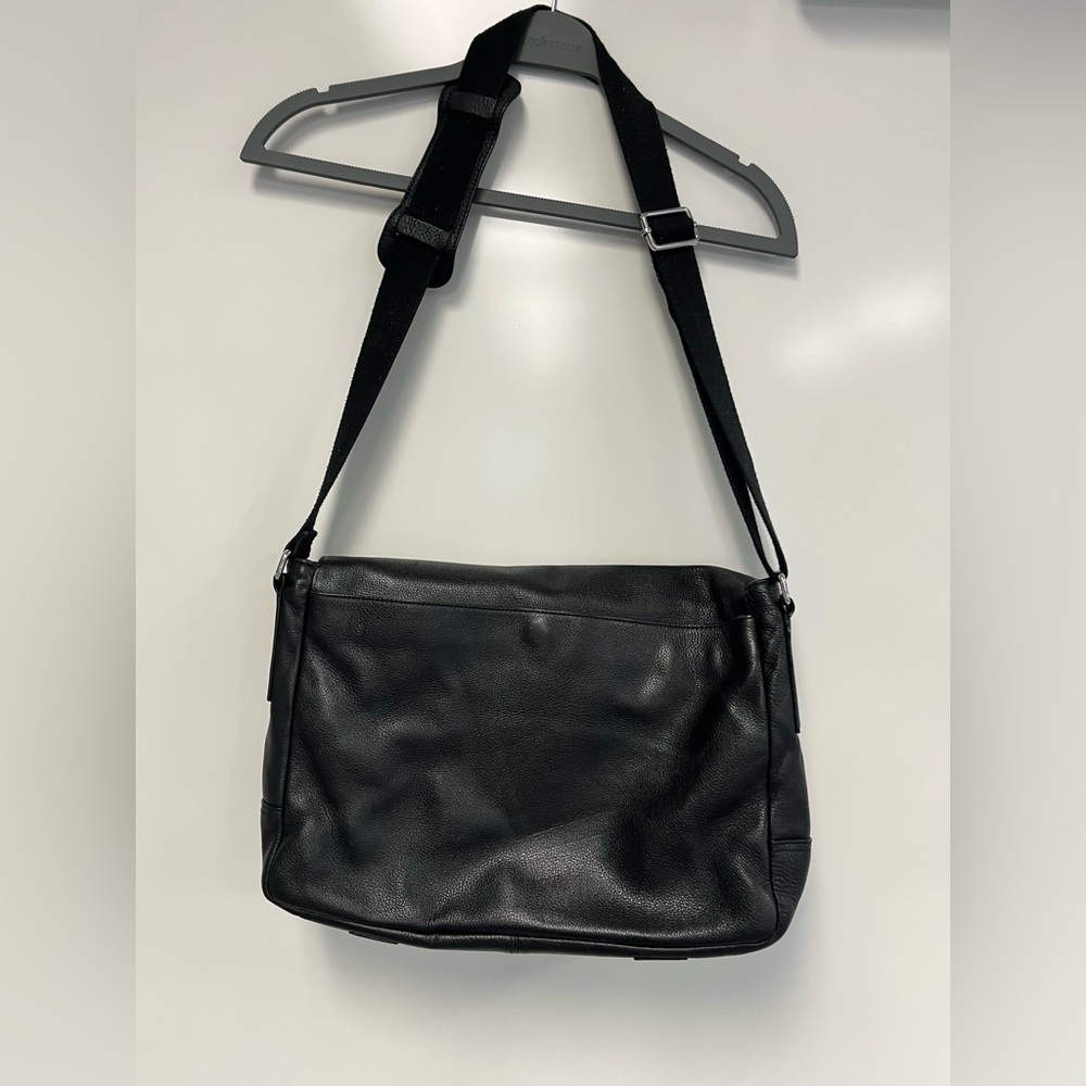 Banana Republic Black Leather Crossbody Messenger Laptop Greyson Bag - Picture 3 of 10